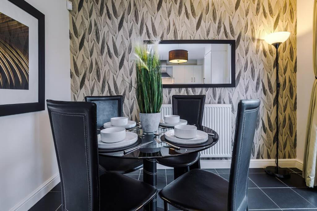 Stylish Townhouse Chester City Centre With Parking Extérieur photo